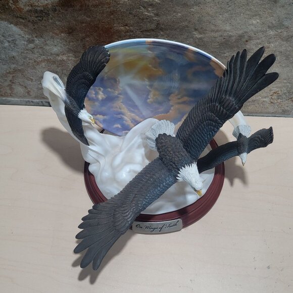Bradford Exchange Decorative 3D Plate Flying Eagle Figurine On Wings of Faith Be - Picture 4 of 13